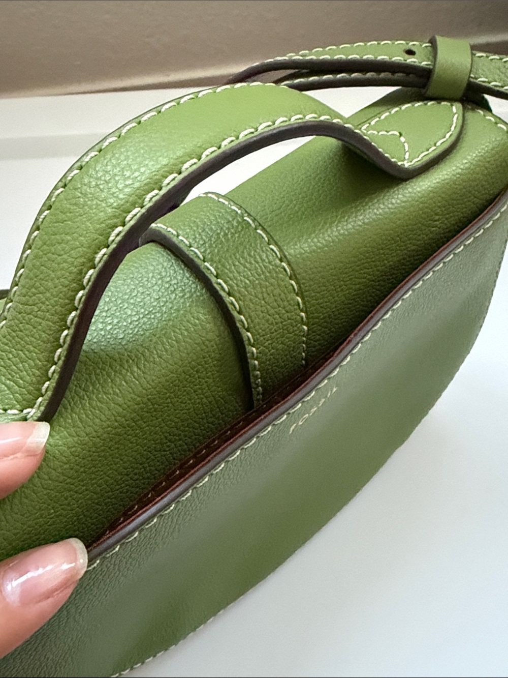 Fossil Olive Green Leather Saddle Crossbody with Gold Hardware - Picture 6 of 6